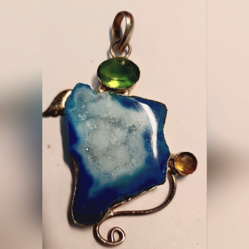 Pendant statement piece
